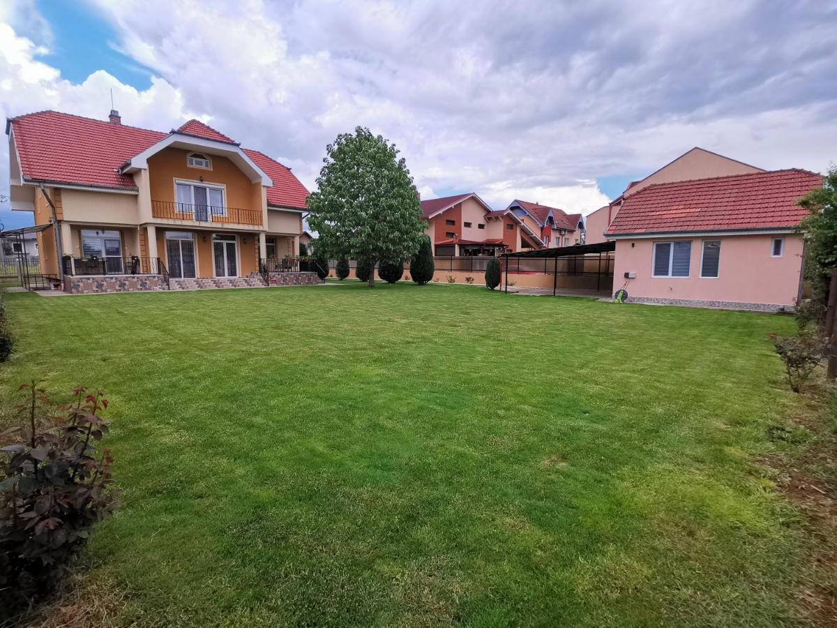 Villa Casuta Cu Tei Oradea Exterior foto